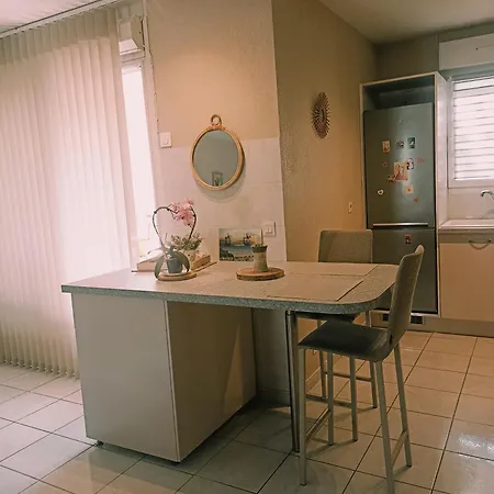 Daire Mauguio-carnon T2 Confort, Spacieux, Lumineux, Clim, Wifi, Balcon, Parking Prive, 15 Mn Des Plages, De Montpellier Mauguio