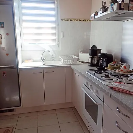 Daire Mauguio-carnon T2 Confort, Spacieux, Lumineux, Clim, Wifi, Balcon, Parking Prive, 15 Mn Des Plages, De Montpellier *