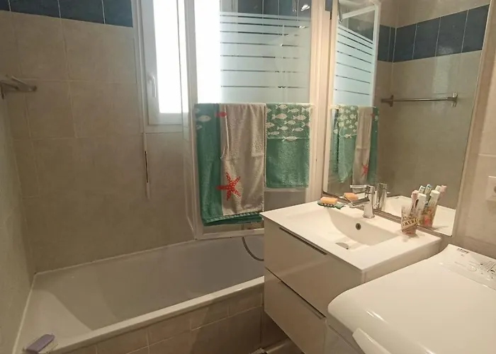 Mauguio-carnon Appartement, Confort, Clim, Wifi, Balcon, Parking Prive Couvert, 15 Min De La Mer, De Montpellier 아파트 *